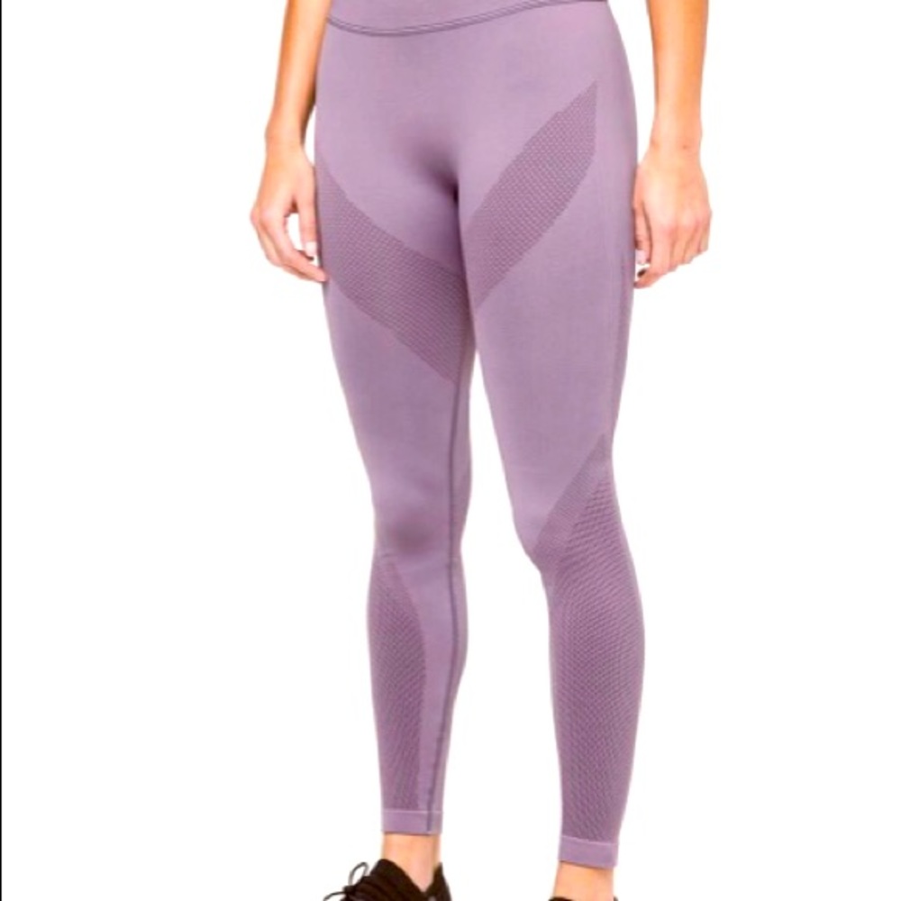 NWT Lululemon iconic sweat tight size 6